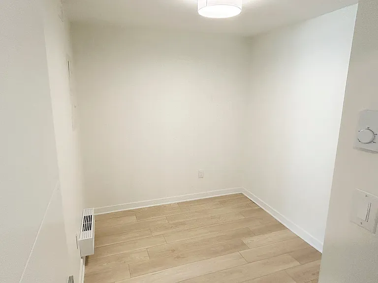 920 Inverhouse Dr — Photo 7
