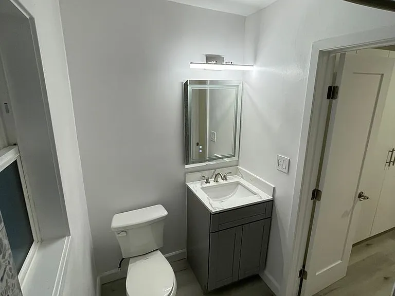 The Diplomat Apartments — Photo 13
