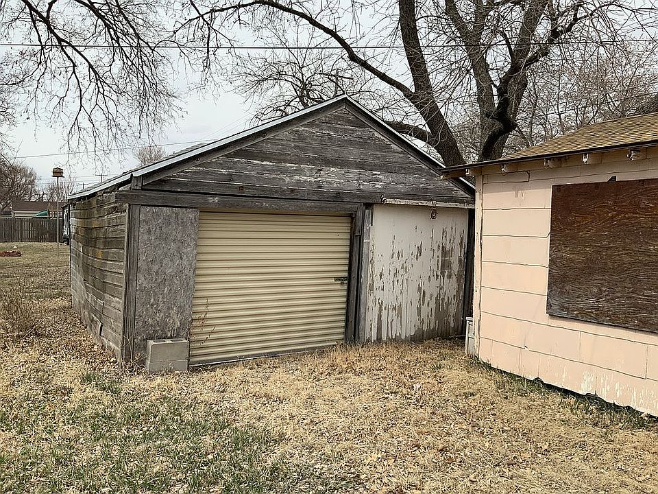 2nd image of 2710 Avenue C