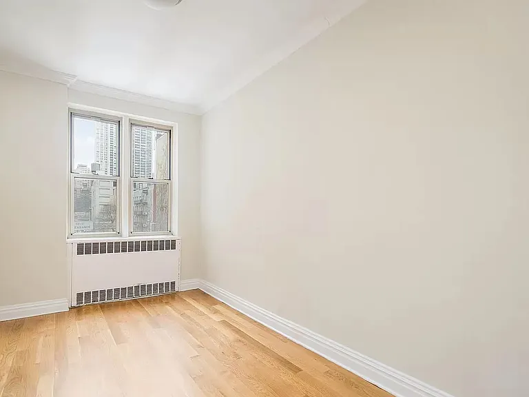 330 E 63rd St #5E — Photo 4