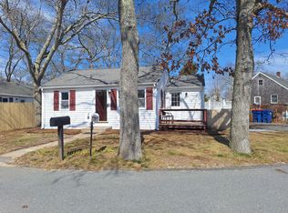 3 Aztec Dr, Buzzards Bay, MA 02532