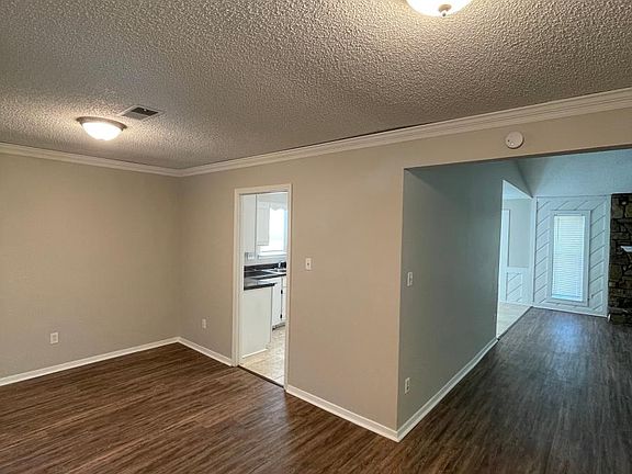 4th image of 3077 Leeridge Dr
