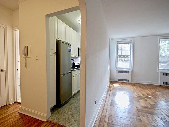 3rd image of 41-15 44th St #2L