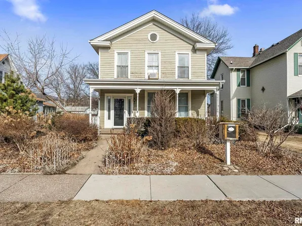 2122 W 3rd St, Davenport, IA 52802
