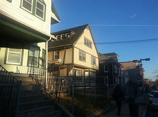 2nd image of 35 Nazing St