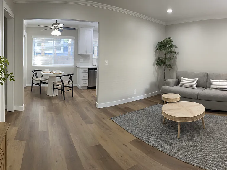 Lincoln Arms Apartments — Photo 6