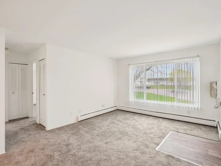 Outer Drive Manor Apartments — Photo 54