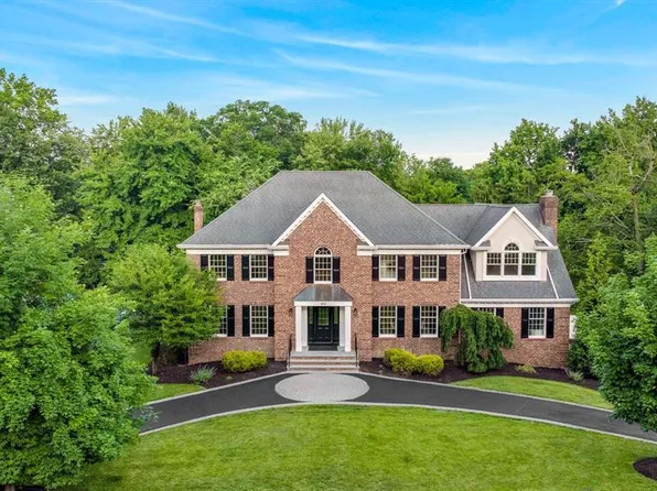 312 Sawmill Ln, Wyckoff, NJ 07481
