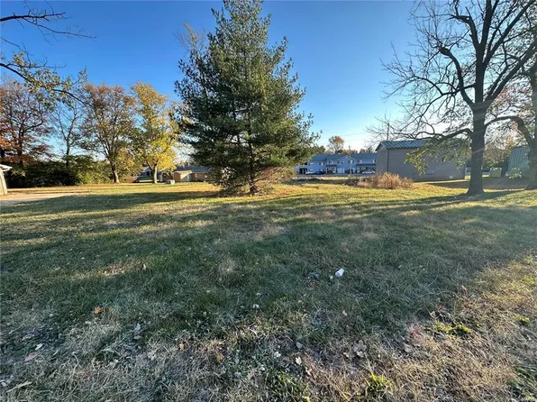 818 Weber Rd, Farmington, MO 63640