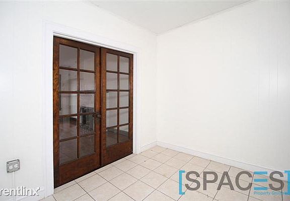 3rd image of 2453 N Milwaukee Ave