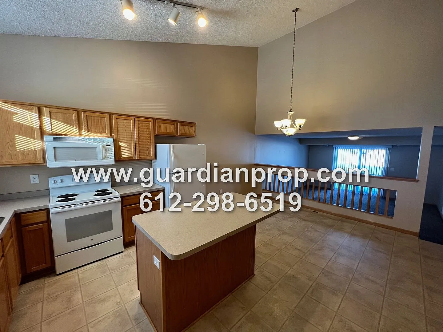 Townhouse Available September 1, Vaulted Ceilings, Open Floor Plan, 2 Bath, Attached Garage — Photo 2