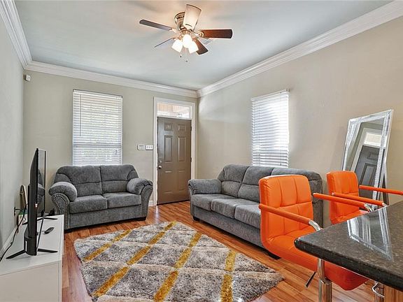 4th image of 2625-27 Acacia St