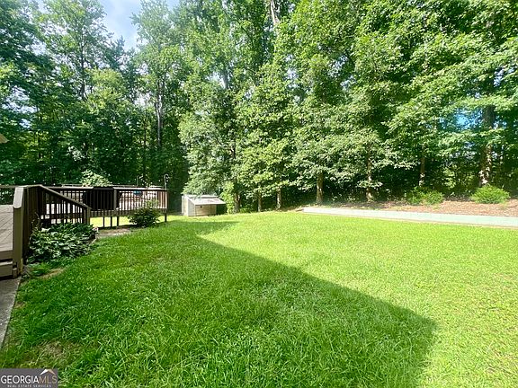 4th image of 140 Little Creek Dr
