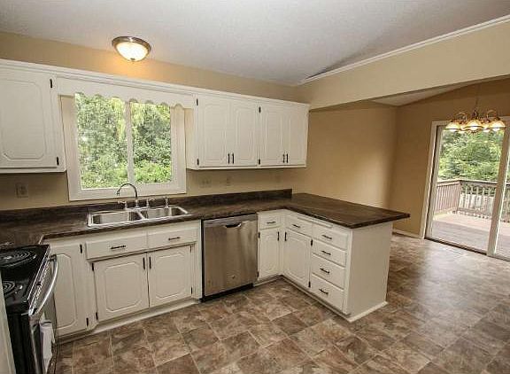 3rd image of 11043 4th St NE