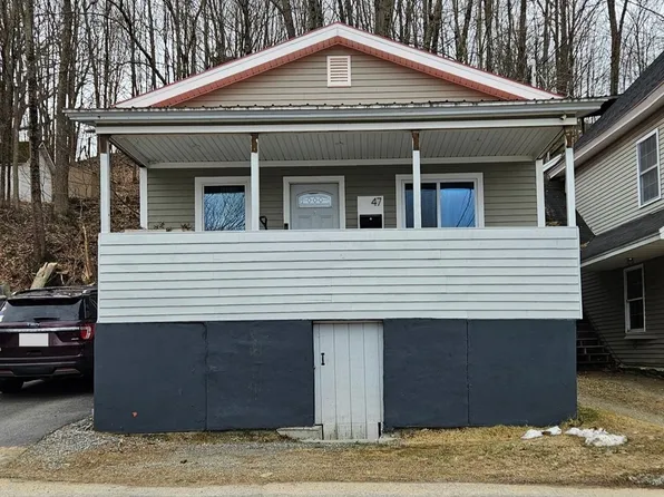 47 Elm St, Northfield, NH 03276