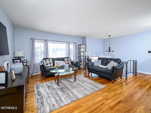 3rd image of 25 Tarrytown Road