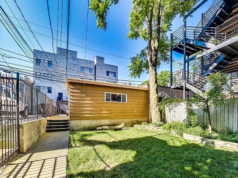 2141 W Crystal St #2 — Photo 23