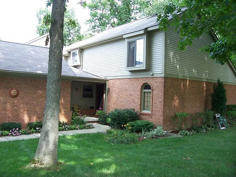 804 Maplewood Ct photo 1