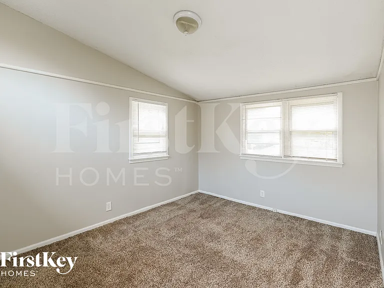 9005 E 68th Ter — Photo 13