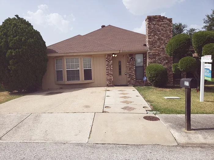 2217 Rockwood Dr