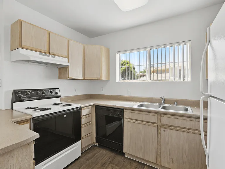 The Village at Sun Valley Apartments — Photo 26