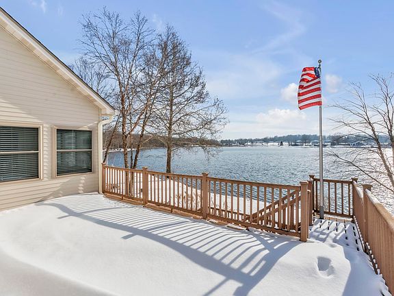 3rd image of 1425 Lakeside Dr