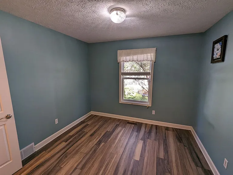 1457 Hollow Wood Ln — Photo 11