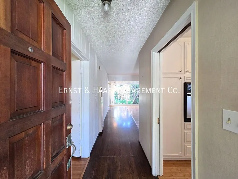 2080 Senasac Ave — Photo 3