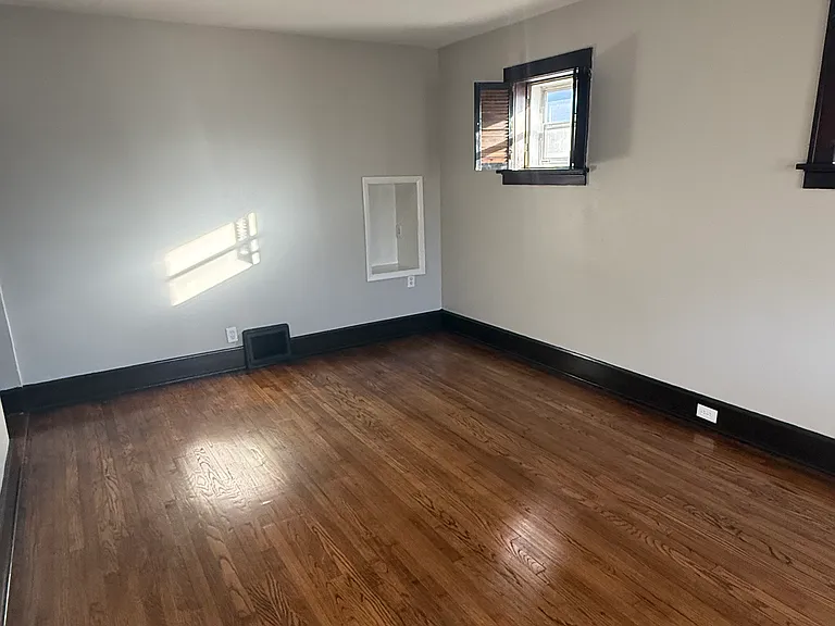 5944 Drury Ln — Photo 2