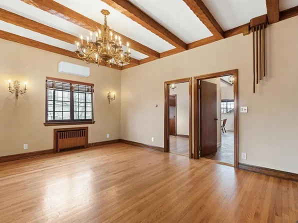 2314 Palisade Avenue image 5 of 49