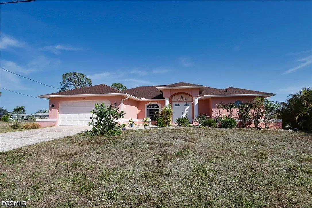 4 bed, 2.0 bath, 2183 sqft, $2,500 — Photo 3