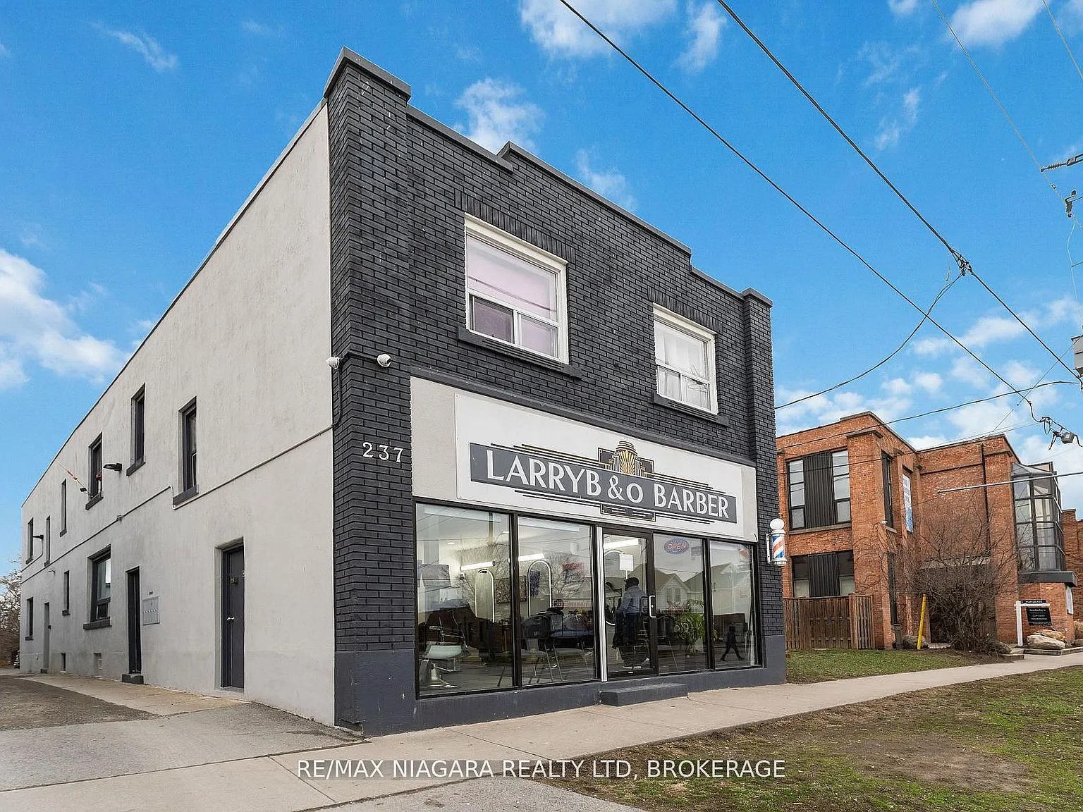 2 bed, $1,800 — Photo 2