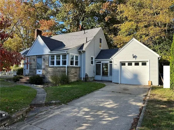 1061 Meredith St, Kent, OH 44240