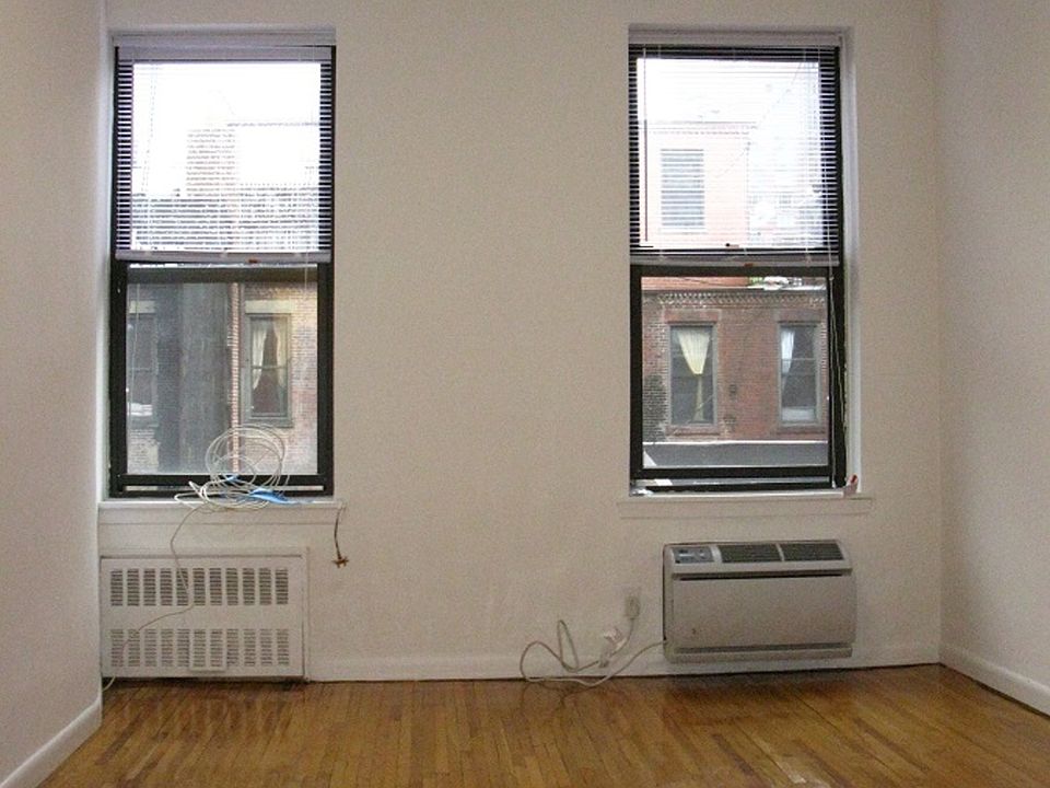 1st image of 140 W 73rd St APT 10