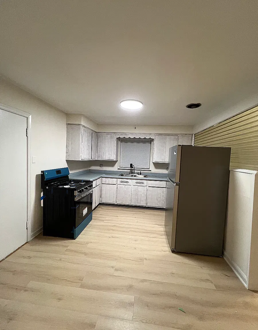 7159 S Francisco Ave — Photo 2