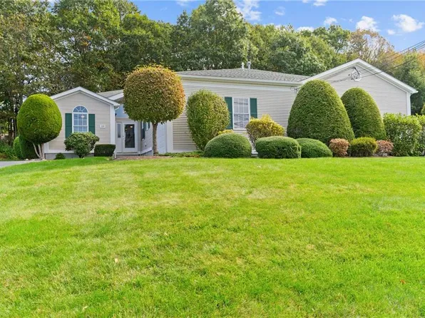 109 Orchard Meadows Dr, Smithfield, RI 02917