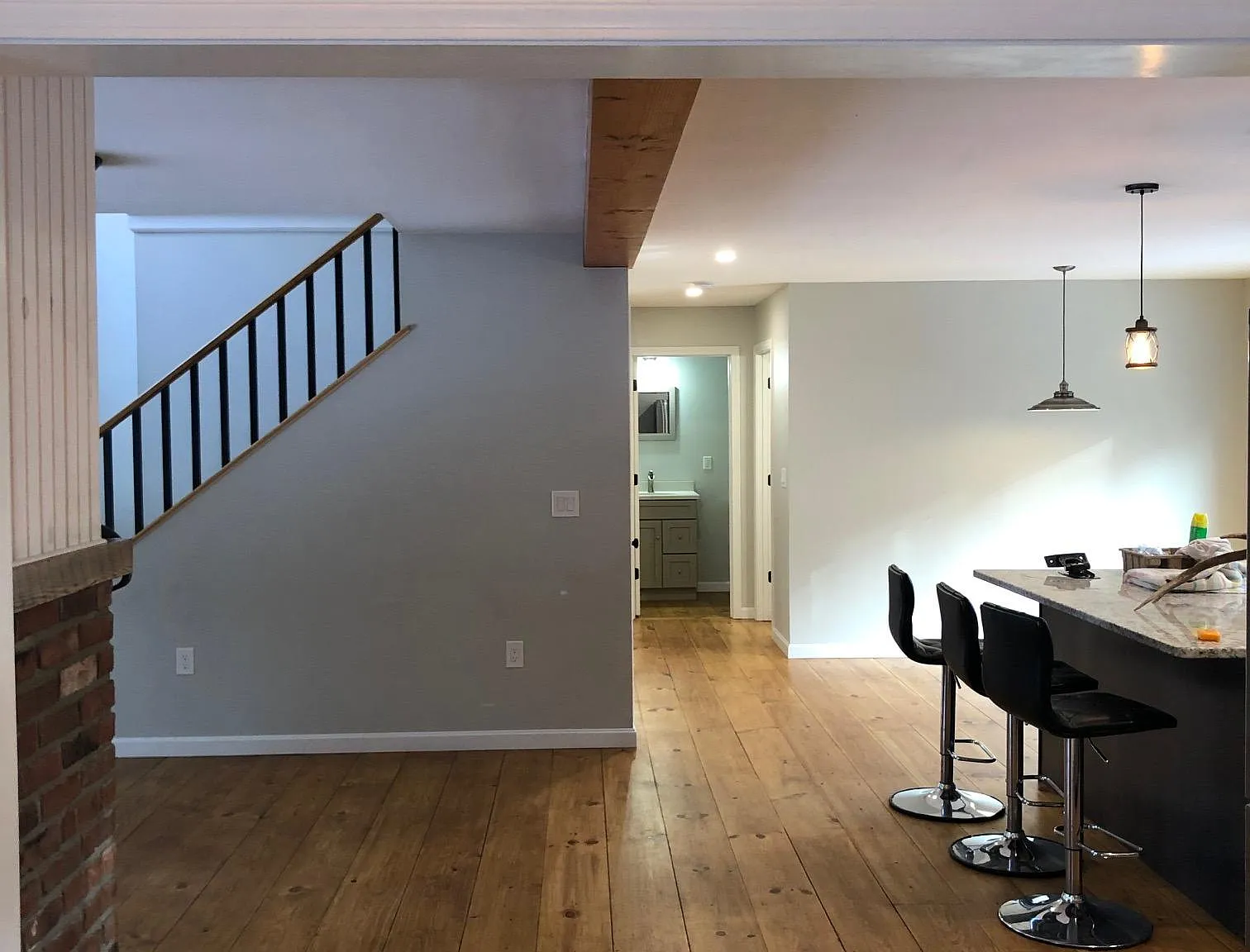 3 bed, 2.5 bath, 2200 sqft, $4,000 — Photo 3