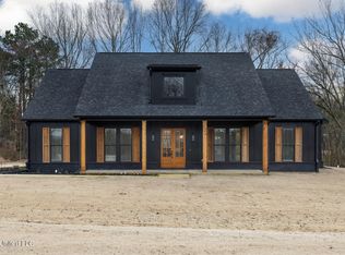 124 Drake Ln, Red Banks, MS 38661