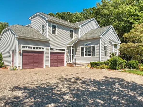 12 Edgewater Dr Unit 12, Norton, MA 02766
