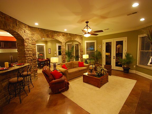 5th image of 730 Casey Dr