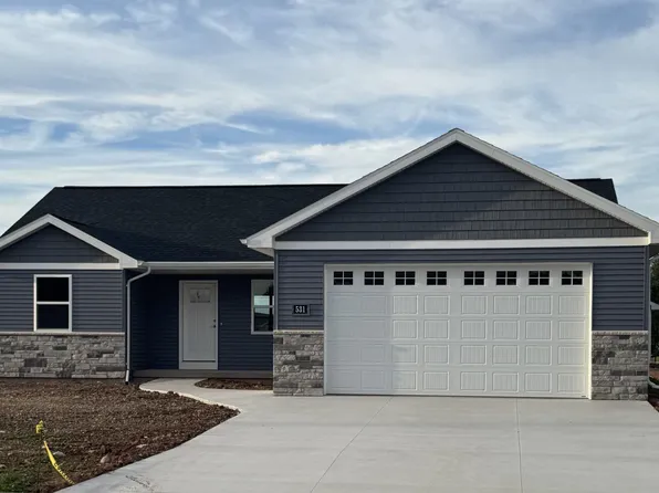 531 Willow Ct, New London, WI 54961