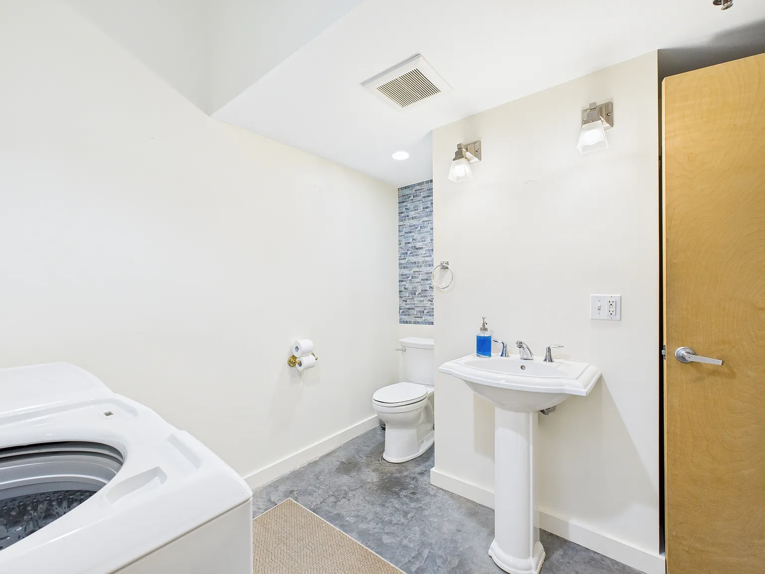 28 Bayley Street - 1 — Photo 2