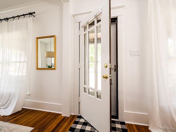 3rd image of 852 Lewis Ave