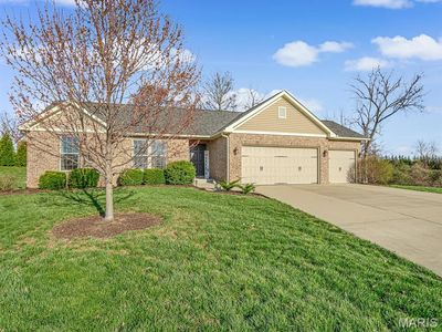 302 Fox Run Dr, Columbia, IL, 62236