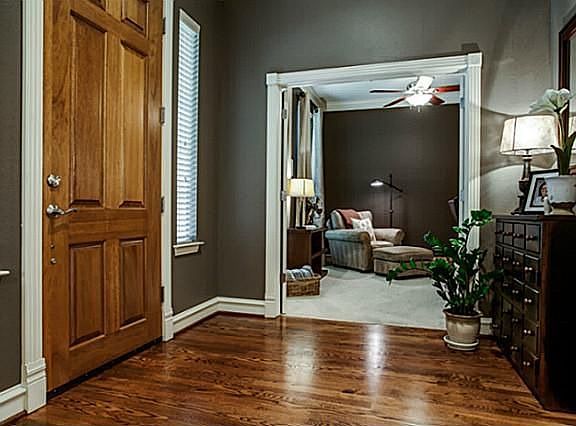 3rd image of 2825 Mayfair Ln