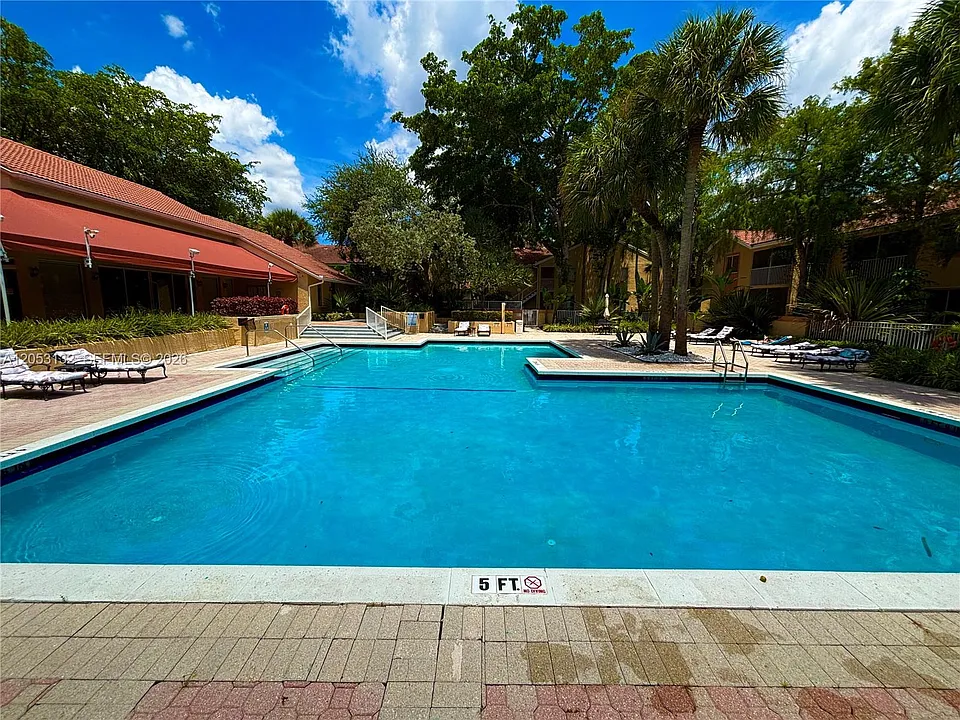 1040 Coral Club Dr #1040