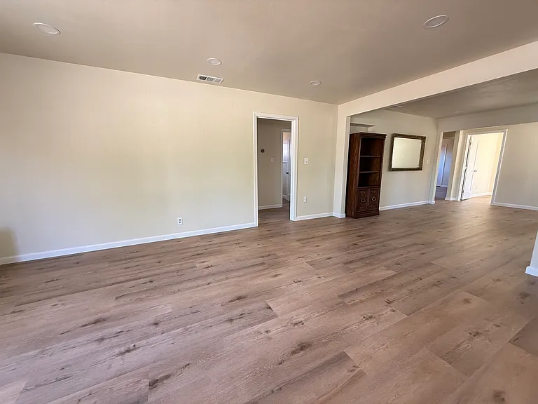553 Waite Ave — Photo 25