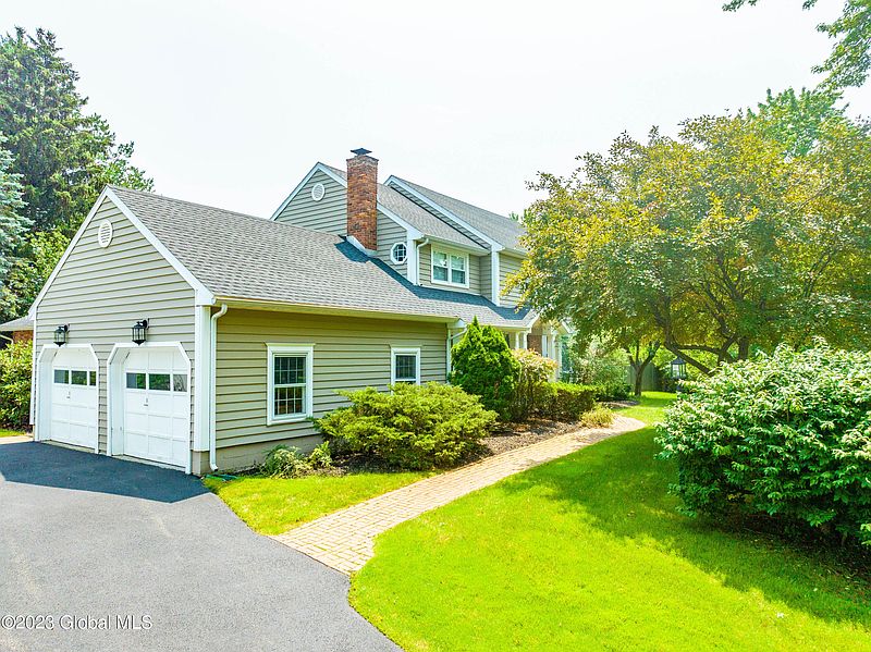 4th image of 46 Green Meadows Lane