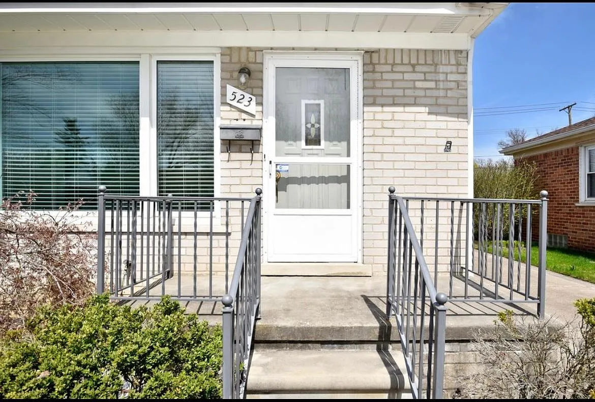 3 bed, 1515 sqft, $2,300 — Photo 3