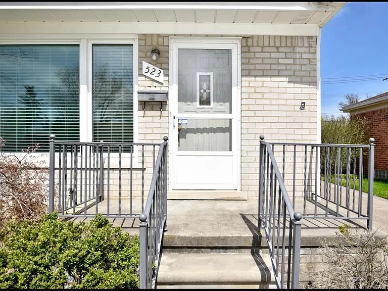 523 E La Salle Ave — Photo 3
